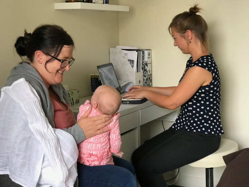 mum newborn and chiropractor in metamed Queenstown new zealand
